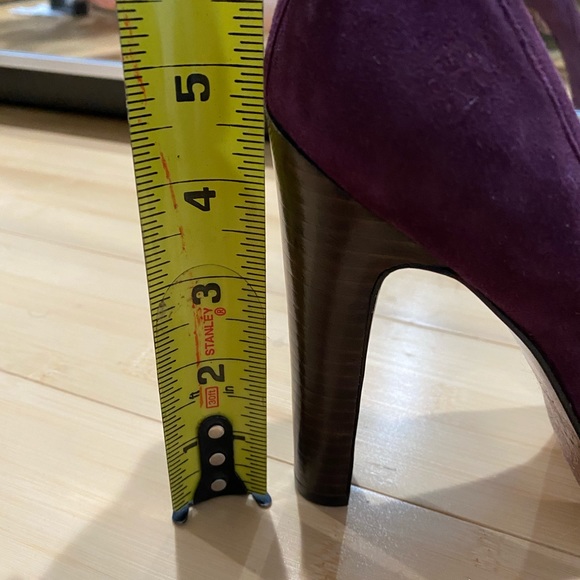 Never worn Purple Coach suede peep-toe heels - Picture 4 of 4